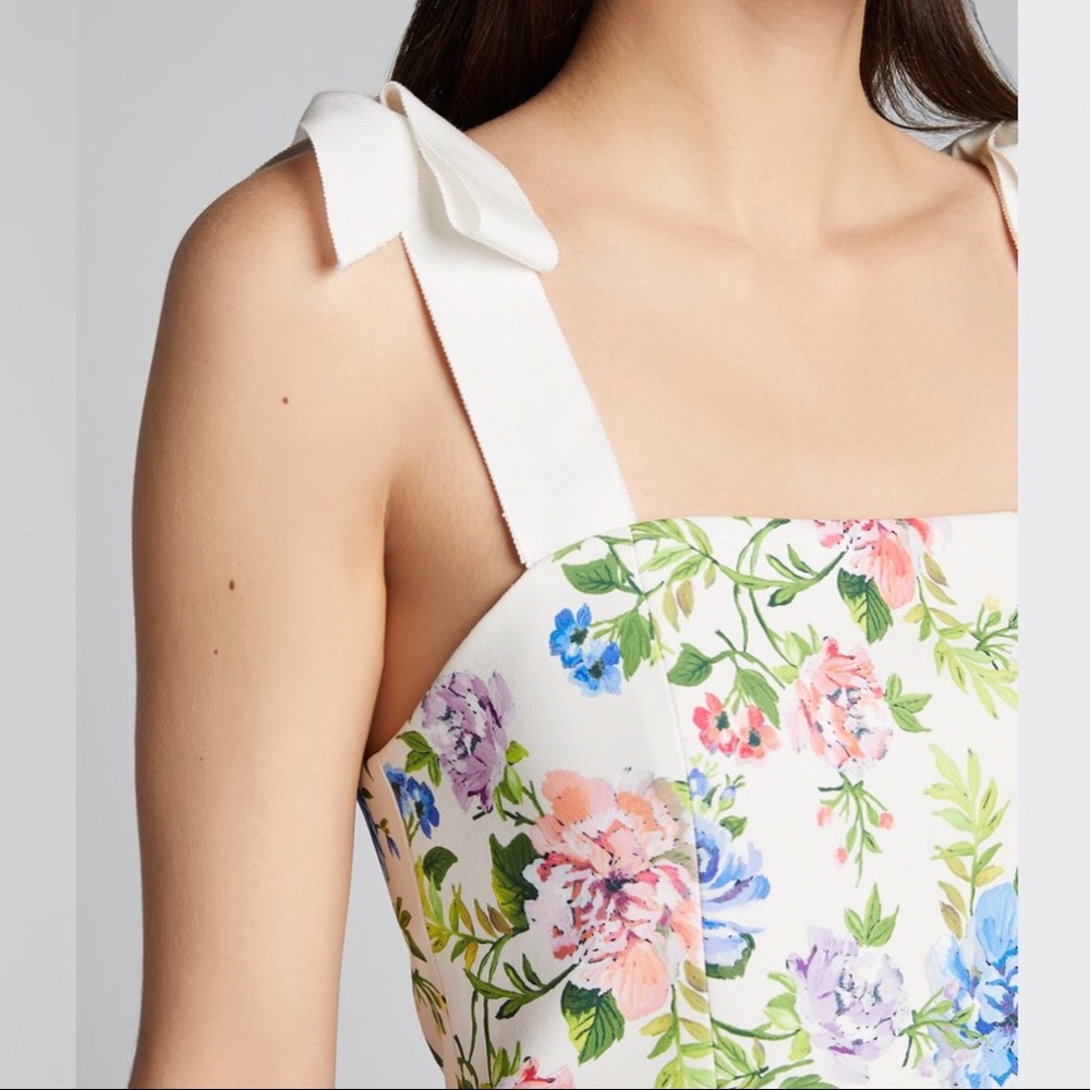 Alice + Olivia Nika Fitted Crop Top - Picture 4 of 10